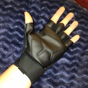 Nike Workout gloves (barely used)